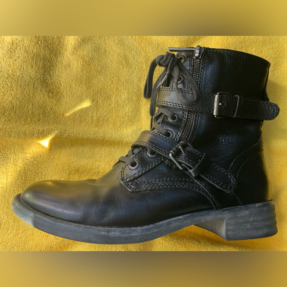 Bussola Boots. Black zip and tie. SIZE 36 EU.